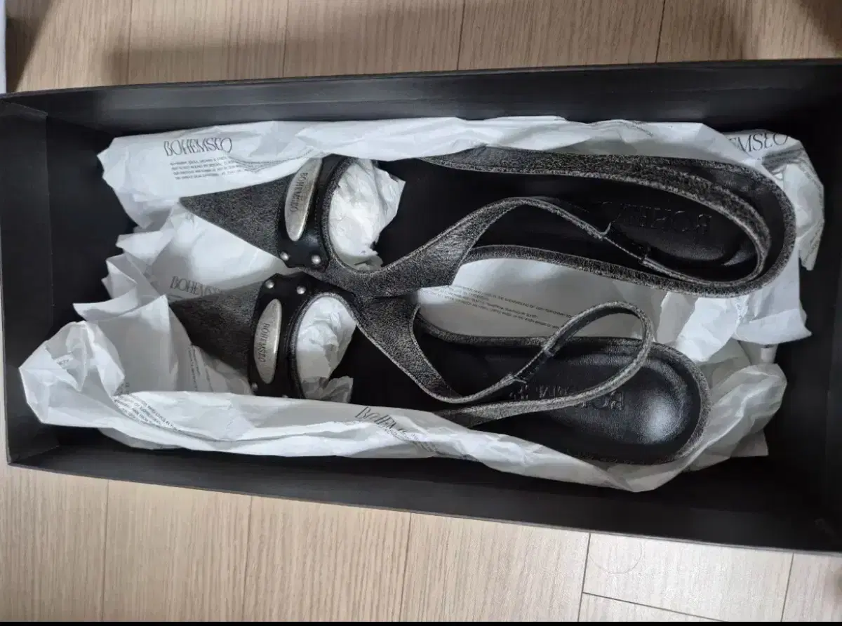 BOHEMIAN SEOUL | 보헤미안서울 Bohemian Seoul Bohemseo Metal